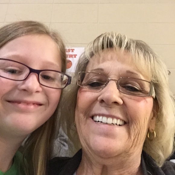 Profile Picture of Patricia Lamica (@123cheche) on Poshmark