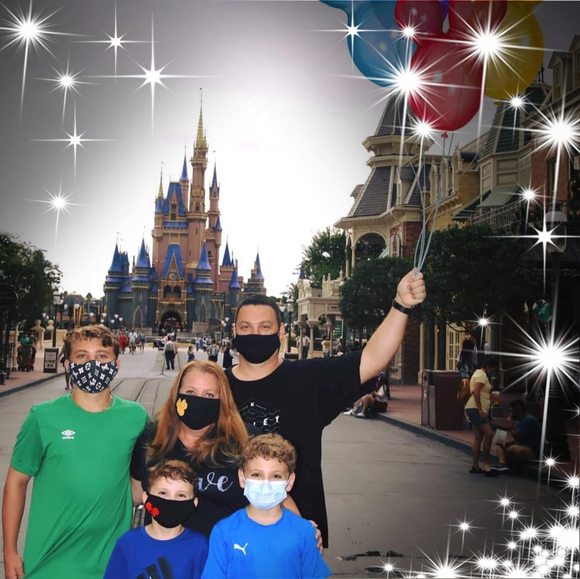 Profile Picture of Jenifer Cox (@jenicox1217) on Poshmark