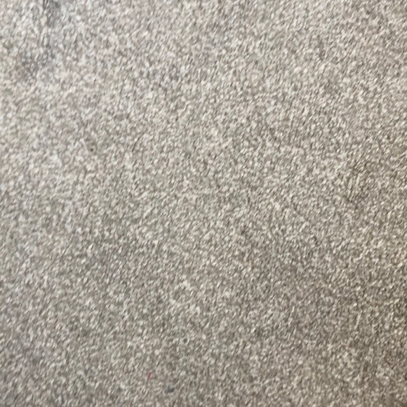 Profile Picture of Linda Zysko (@lquintal101) on Poshmark