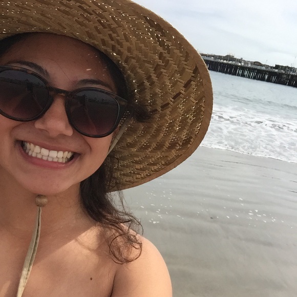 Profile Picture of Marissa Alavizos (@marissaalavizos) on Poshmark