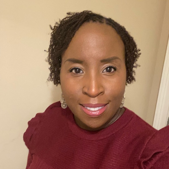 Profile Picture of Tia Wimbush (@tiamwimbush) on Poshmark