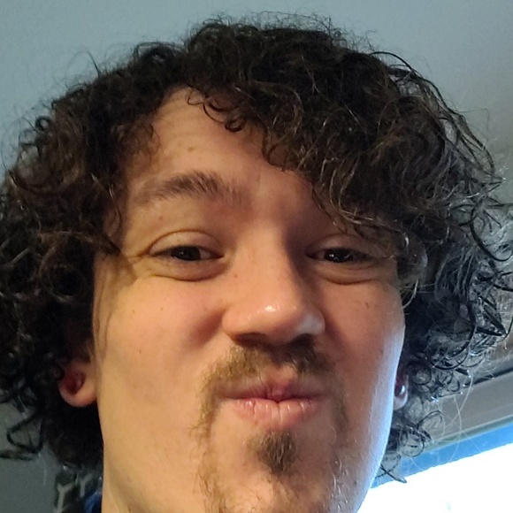 Profile Picture of Chris Linkous (@chrisrkool) on Poshmark