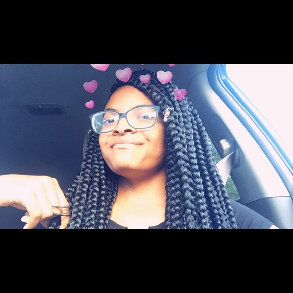 Profile Picture of Alexis Candler (@symonecutie) on Poshmark