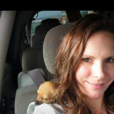 Profile Picture of Cassandra Weis (@Cassweis) on Twitter
