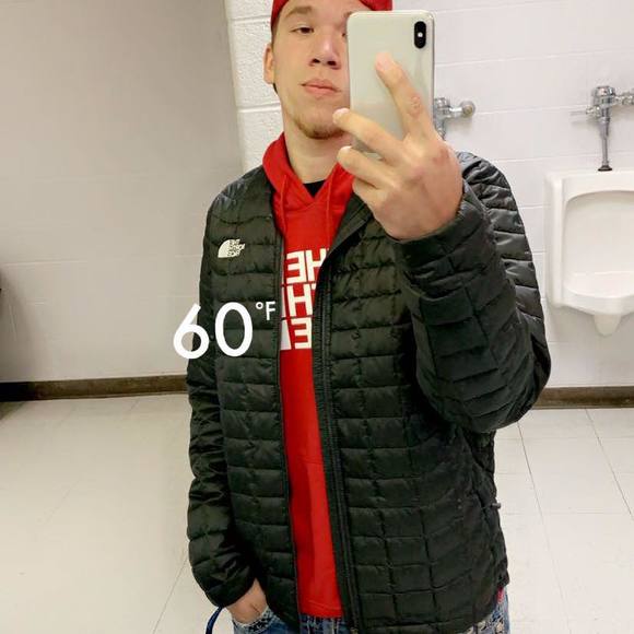 Profile Picture of Colton David (@mathejdjdhb) on Poshmark