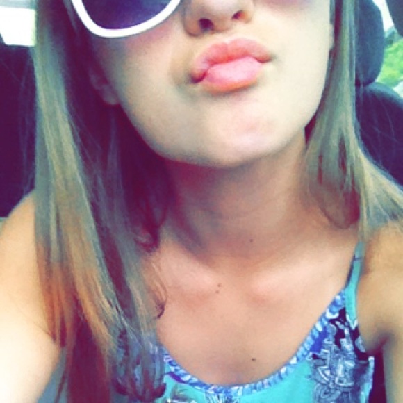 Profile Picture of Kelsey Sharp (@kns1994cad) on Poshmark