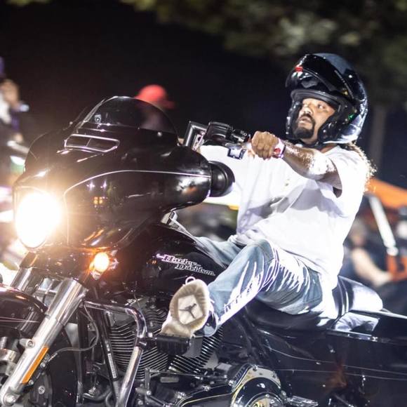 Profile Picture of Robert Roderick (@robert_roderick) on Poshmark