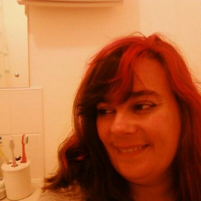 Profile Picture of Michelle Dowling (@nutty_nanna) on Twitter