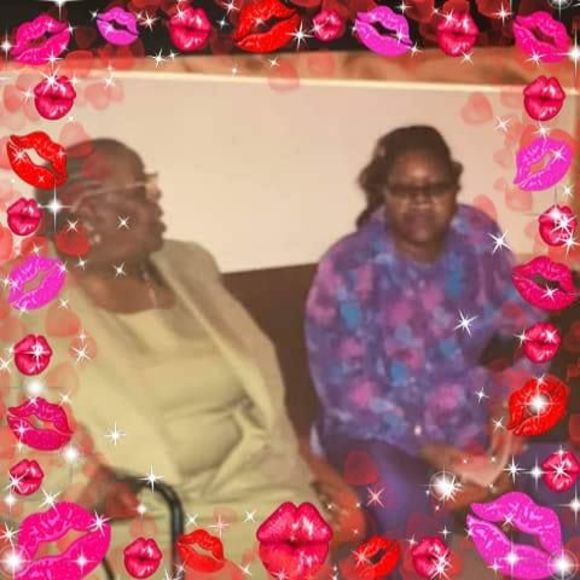 Profile Picture of Anntrnette Grudowski (@anntrnetteg) on Poshmark