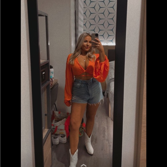 Profile Picture of Lilly Mcpherson (@lillymcpher) on Poshmark