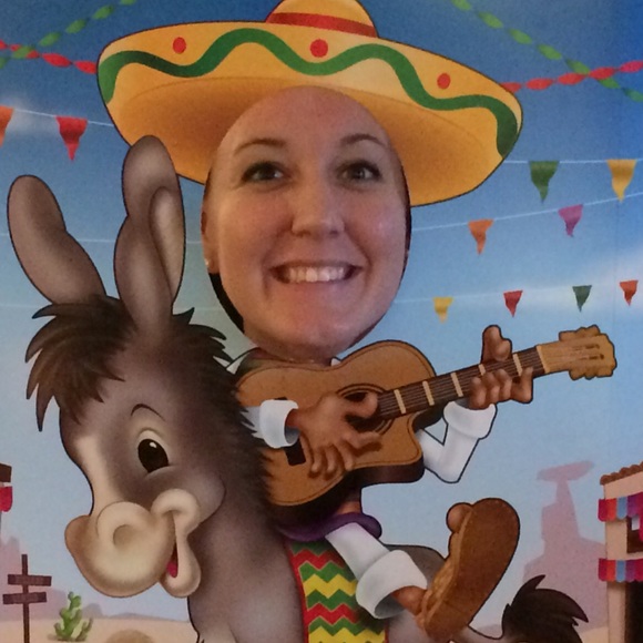 Profile Picture of Amanda Raybould (@araybould) on Poshmark