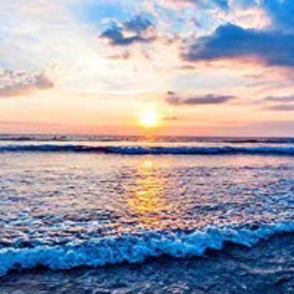 Profile Picture of Julie Plankey (@jplan17) on Poshmark