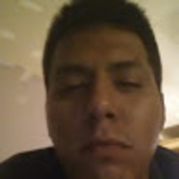 Profile Picture of Raffo Alzamora (@raffoalzamora) on Poshmark