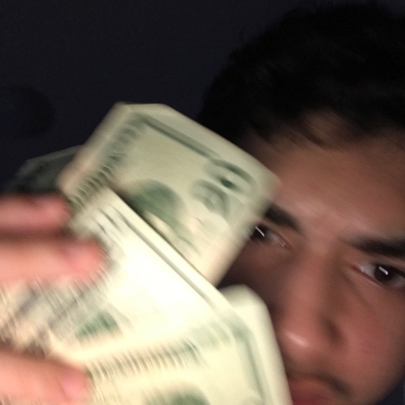 Profile Picture of Julio Uribe (@spacejamniko) on Poshmark