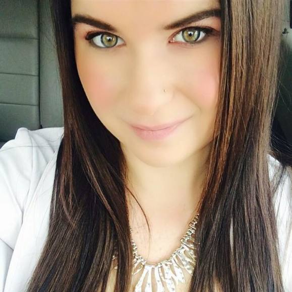 Profile Picture of Jodi Weatherhead (@jodiweatherhead) on Poshmark
