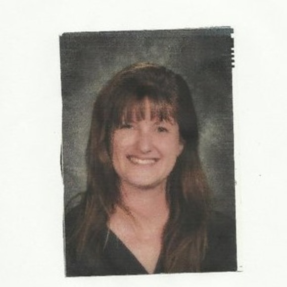 Profile Picture of Monique Hogan (@hogan321) on Poshmark