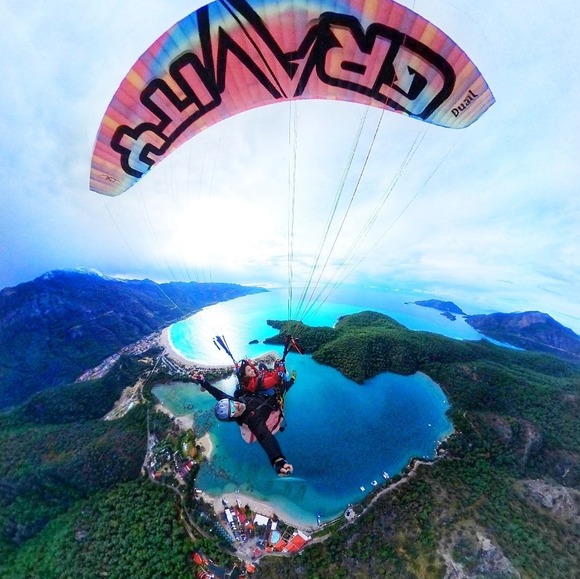 Profile Picture of Kimi Wong (@pintha) on Poshmark