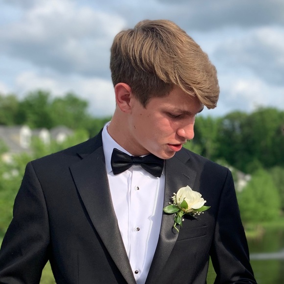 Profile Picture of Matthew Mccullough (@mjmmatt4) on Poshmark