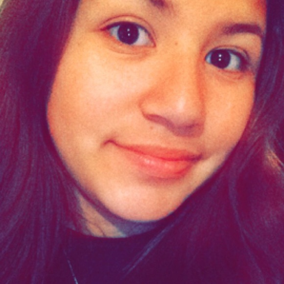 Profile Picture of Valorie Reyes (@monteith5) on Poshmark