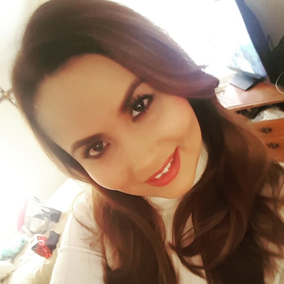 Profile Picture of Adriana Buenrostro (@adybuenrostro07) on Poshmark