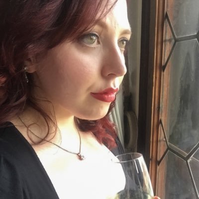 Profile Picture of Elizabeth Ann Duffy (@elizunseelie) on Twitter