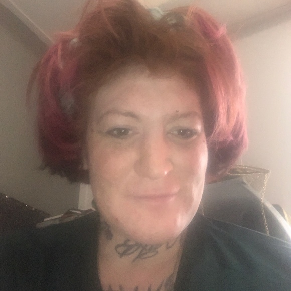 Profile Picture of Rhea Richards (@rhearichards398) on Poshmark