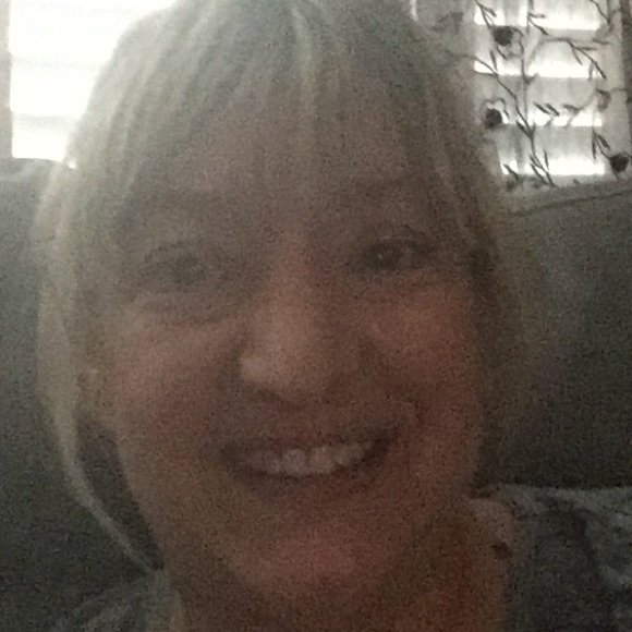 Profile Picture of Debbie Forrest (@debbieforrest1) on Poshmark