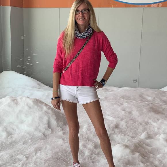 Jamie Rousey - Poshmark Profile Picture of Jamie Rousey (@jamiewrousey) on Poshmark