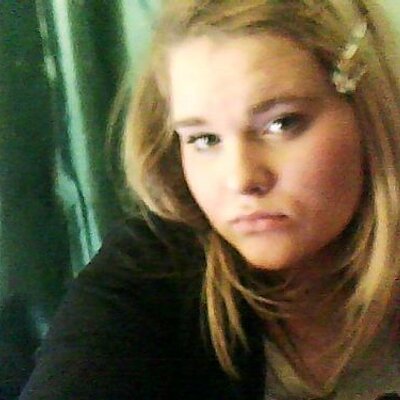 Profile Picture of Aimee Davison (@aimee5star) on Twitter