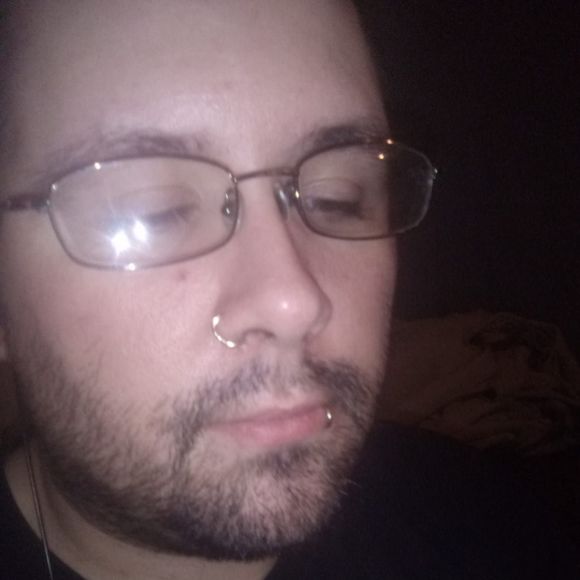 Profile Picture of Michael Mullineaux (@m_mullineaux) on Poshmark