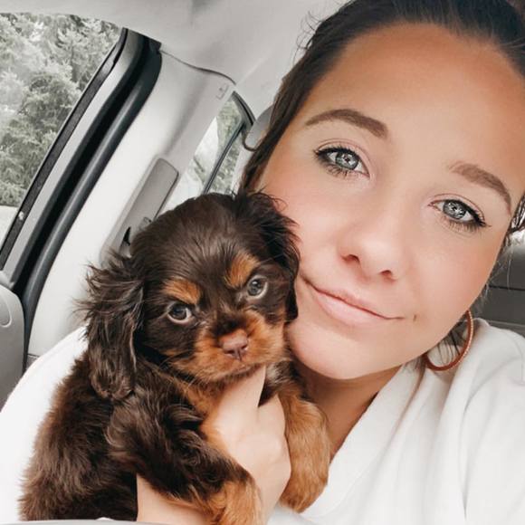 Profile Picture of Amanda Gretch (@pandang) on Poshmark