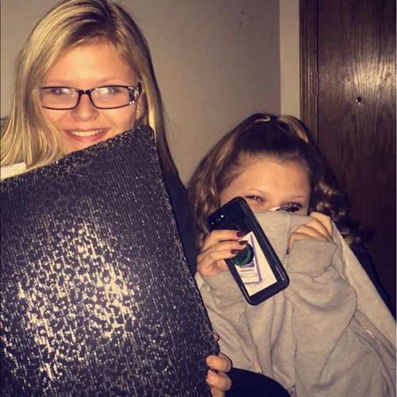 Profile Picture of Sandra Gasinski (@saaandraaa) on Poshmark