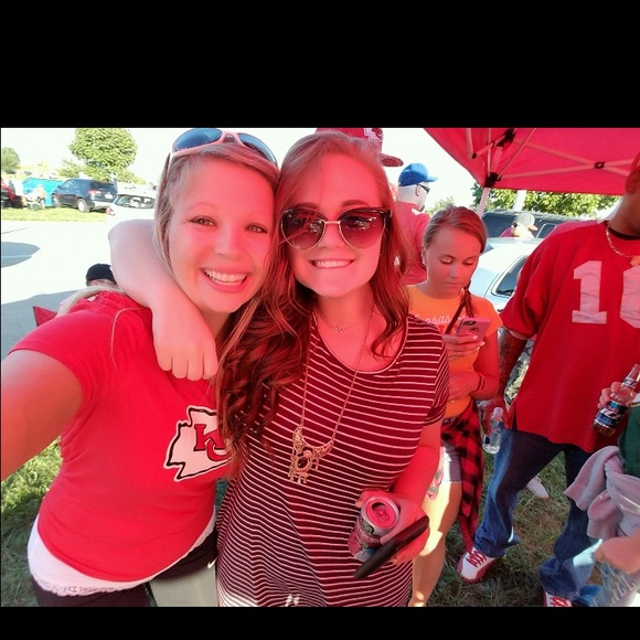 Profile Picture of Michaela Bourn (@michaelabourn) on Poshmark