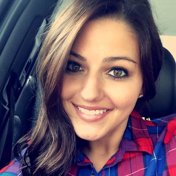 Jennifer Dyckes - Poshmark Profile Picture of Jennifer Dyckes (@jlynn663) on Poshmark