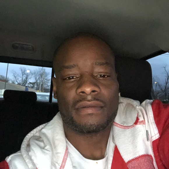Profile Picture of Troy Simmons (@latroysi) on Poshmark