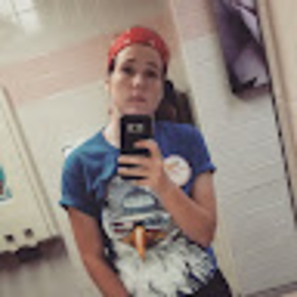 Profile Picture of Alex Barbaris (@alexbarbaris) on Poshmark