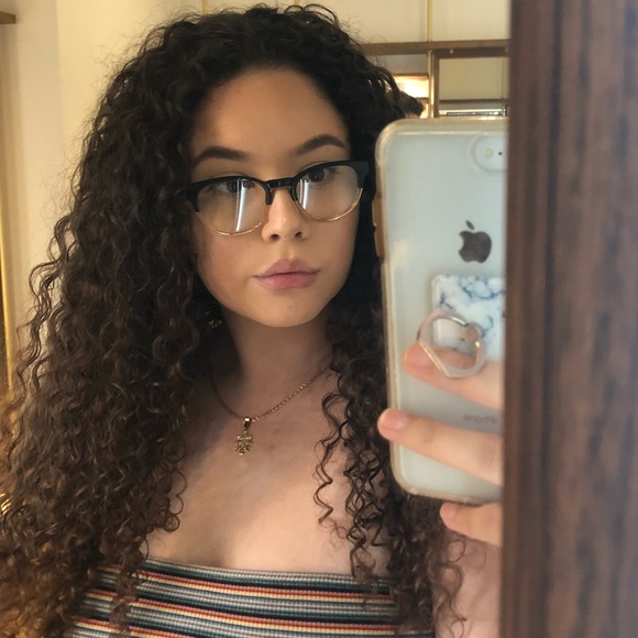 Profile Picture of Melissa Machado (@mellyymellll) on Poshmark