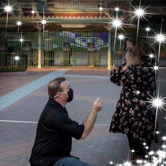 Profile Picture of Kara Waggoner (@karebear1184) on Poshmark