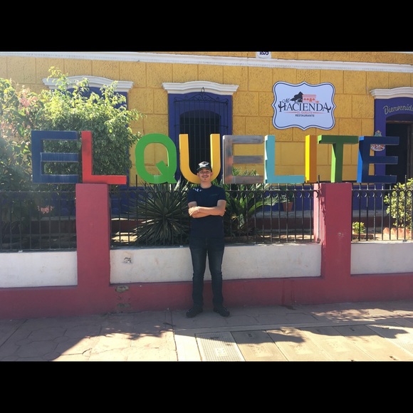 Profile Picture of Daniel Burgos (@dburgos648) on Poshmark