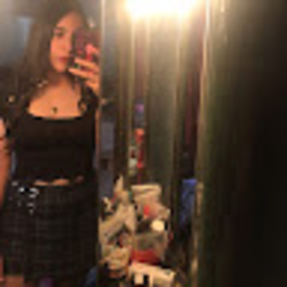 Profile Picture of Alexa Rocha (@alexarocha603) on Poshmark