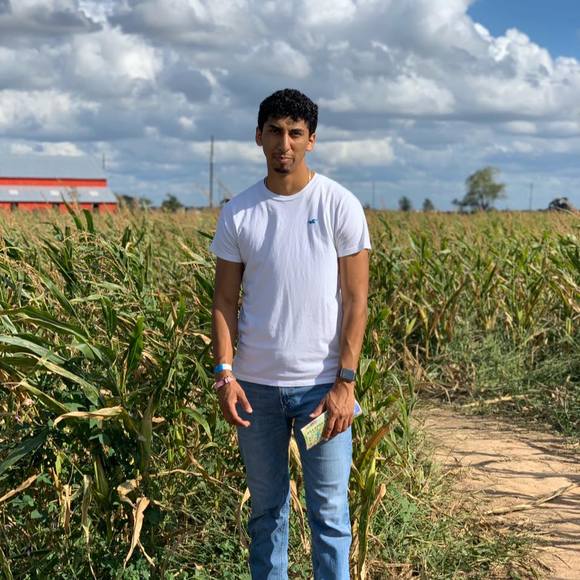 Profile Picture of Daniel Rodriguez (@r_daniel14) on Poshmark