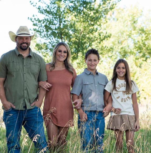 Stephanie Eikenberg - Poshmark Profile Picture of Stephanie Eikenberg (@seikenberg) on Poshmark