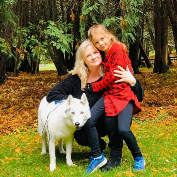 Profile Picture of Heike Nickerson (@heikenickerson) on Poshmark