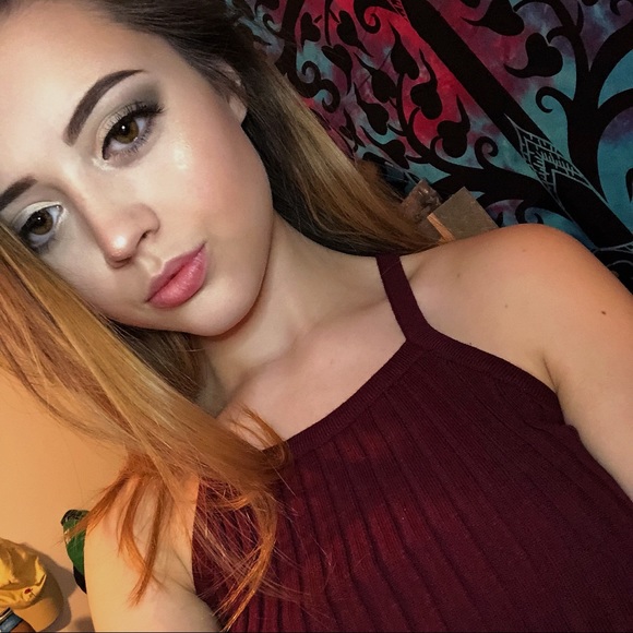 Profile Picture of Megan Rock (@officiallymeg3) on Poshmark