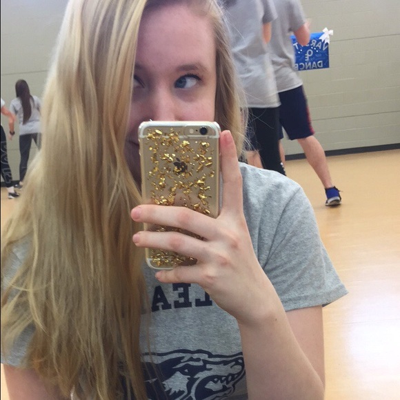 Profile Picture of Rebecca Paxton (@beccaleann09) on Poshmark