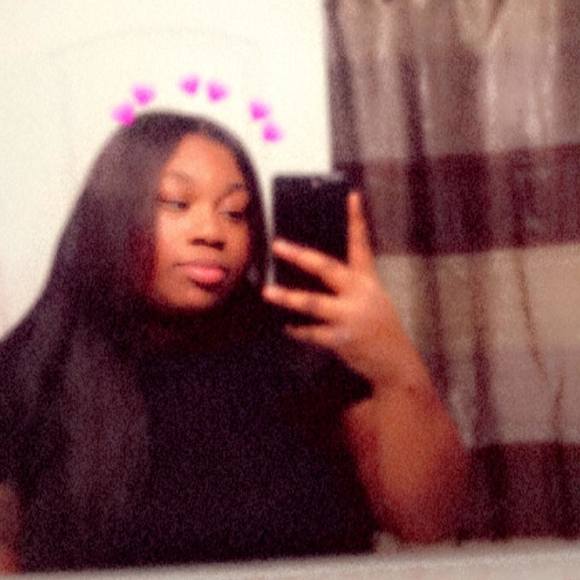 Jazmine Jazmine - Poshmark Profile Picture of Jazmine Jazmine (@jazmine_jazmine) on Poshmark