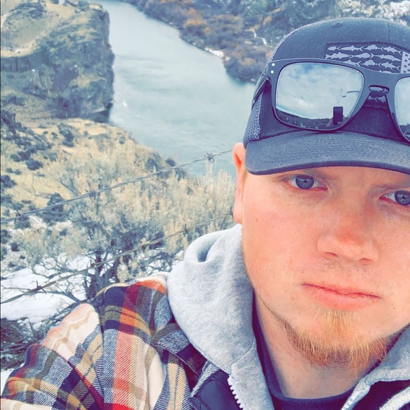 Profile Picture of Austin Devlin (@austin_devlin) on Poshmark