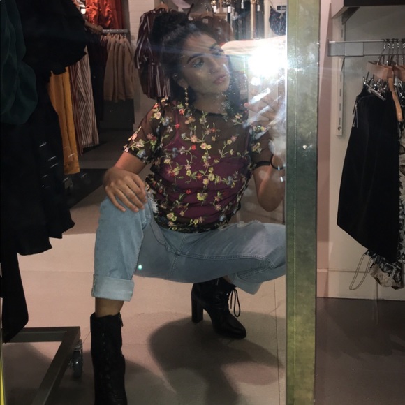 Profile Picture of Bianca Deluna (@biancadeluna) on Poshmark