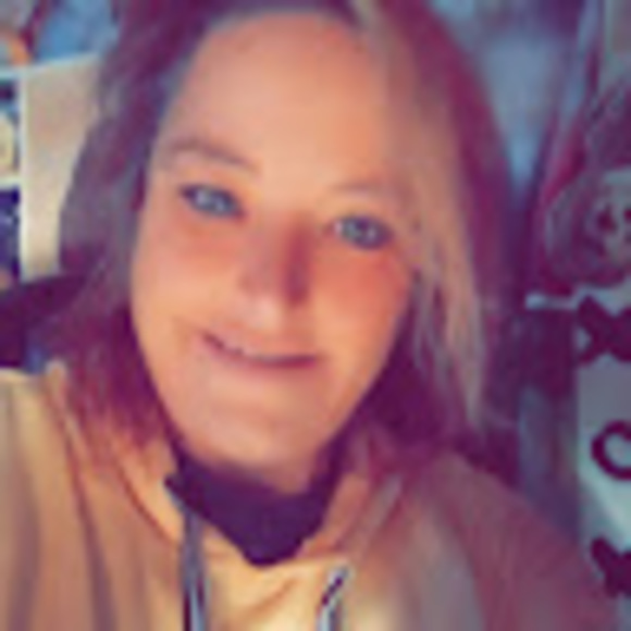 Jonnie Redman - Poshmark Profile Picture of Jonnie Redman (@jonnieredman) on Poshmark