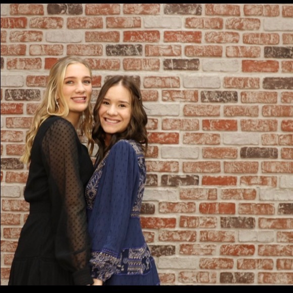 Maren Kowallis - Poshmark Profile Picture of Maren Kowallis (@marenkowallis) on Poshmark